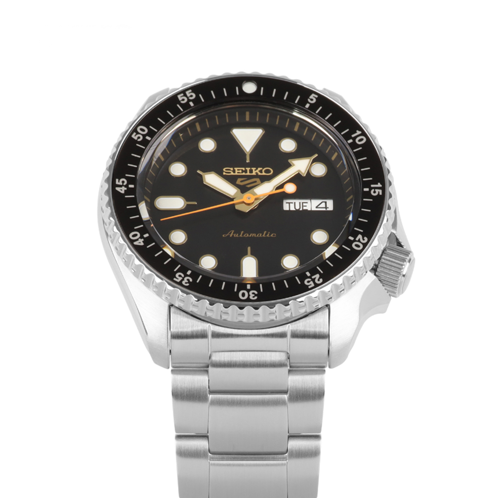Seiko 5 cheap sports quartz