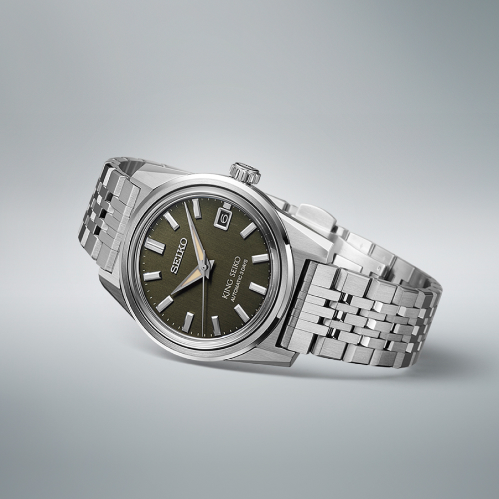 Seiko stainless steel strap top
